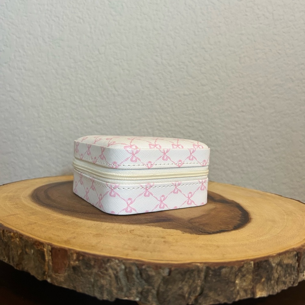 Altar'd State Pink Bow Accessory Case - Picture 2 of 5
